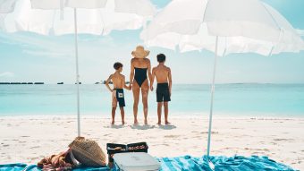 AqB Mum and 2 kids picnic on sandbank