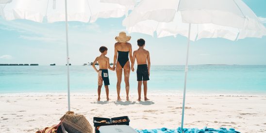AqB Mum and 2 kids picnic on sandbank