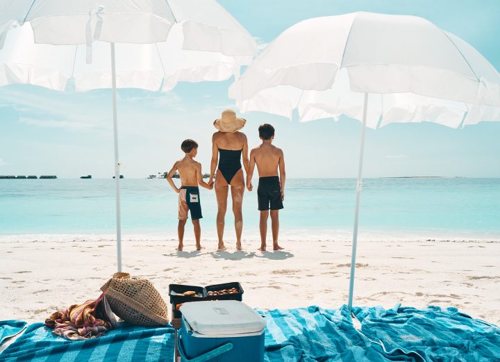 AqB Mum and 2 kids picnic on sandbank