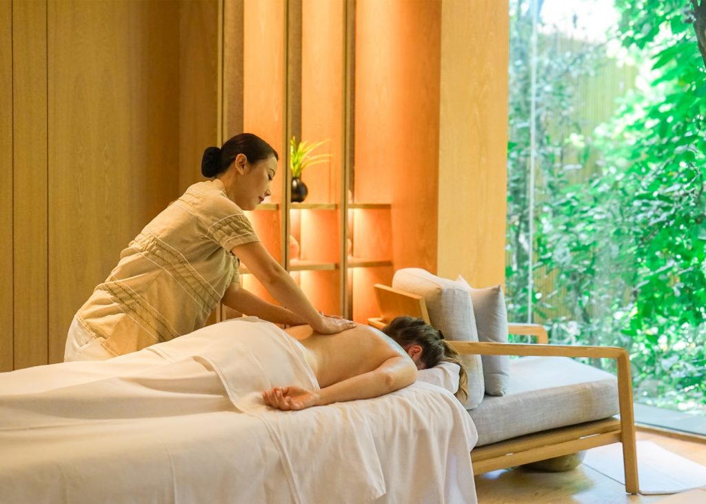 Batch Alila Kothaifaru Maldives Spa Massage