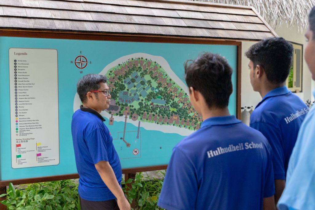 Batch Angsana Velavaru School Visit