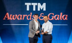 Batch Joe Perry Area Director of Sales Maldives Accepting the Award