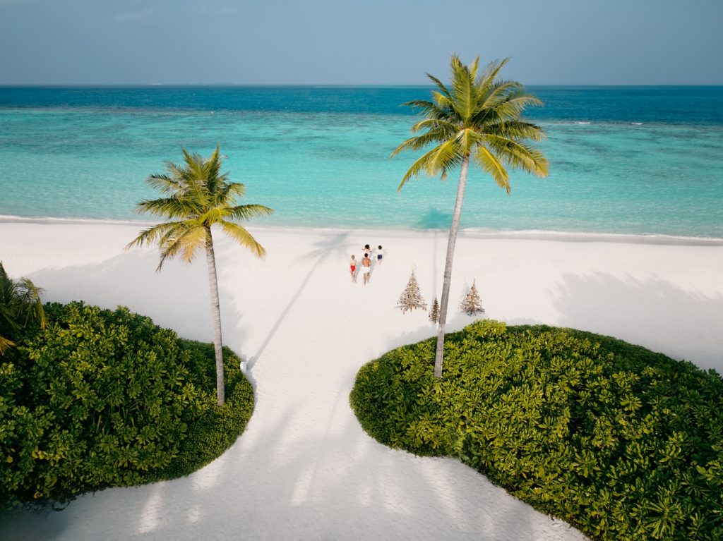 Batch Jumeirah Olhahali Island Aerial Family on the Beach with Christmas Tree