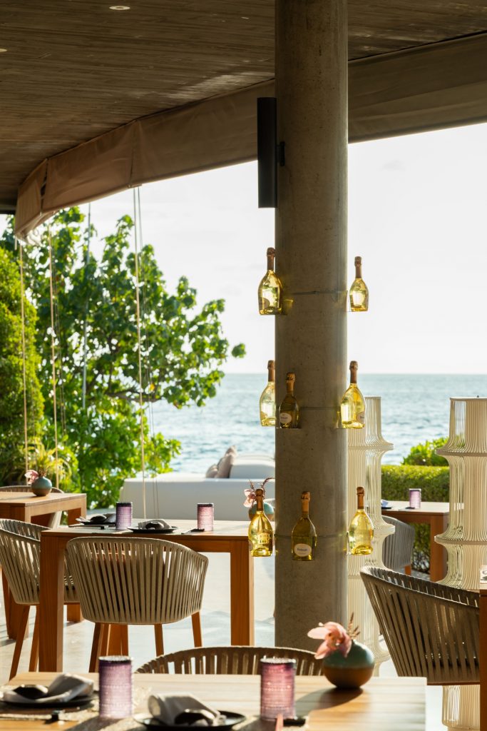 Batch The Ritz Carlton Maldives, Fari Islands x Ruinart Artist Residency (3)