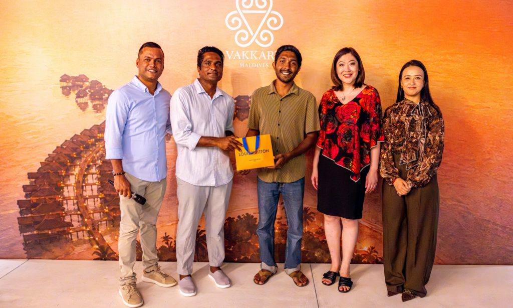 Batch Vakkaru Maldives Golden Hour Gathering Prize Presentation
