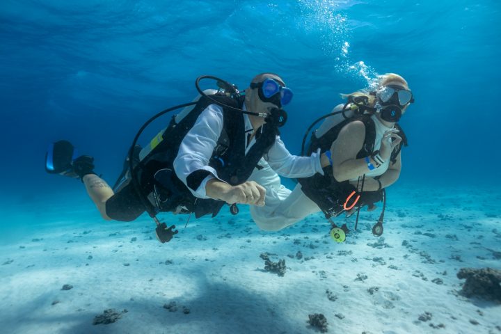 Batch Villa Nautica Underwater Wedding Couple