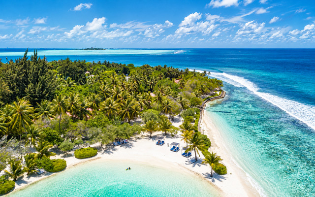 23 Surf Beach and Lagoon