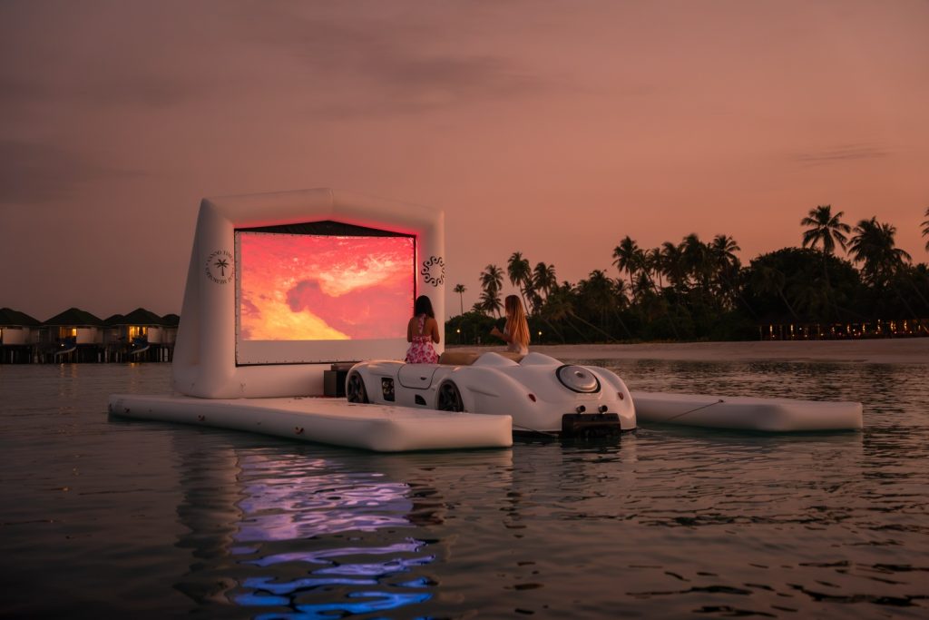 Batch JetCar Cinema