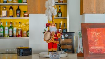Batch Joy Island Maldives Rainbow Bar Decor (3)