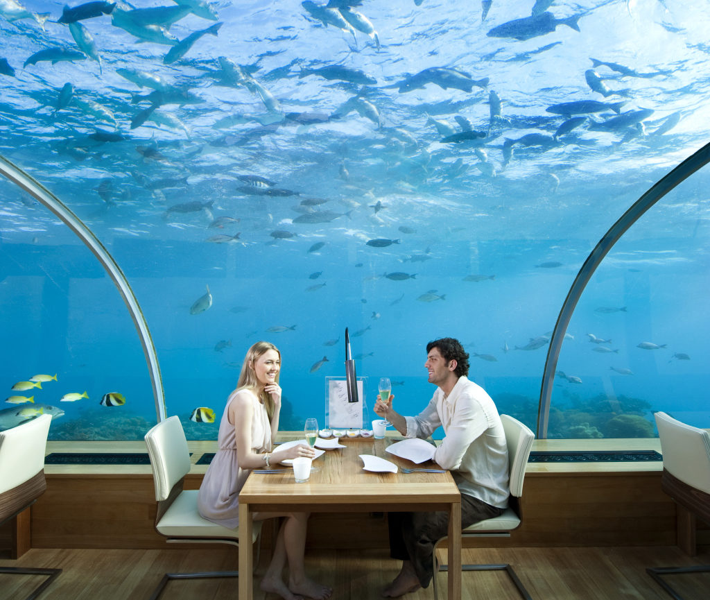 Conrad Maldives_Ithaa Undersea Restaurant (5)